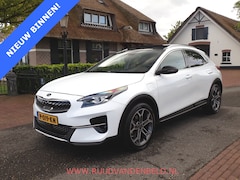 Kia XCeed - 1.6 GDi PHEV STOELVENTILATIE / ACC / TREKHAAK / LEDER / SCHUIF-DAK / CARPLAY