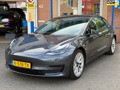 Tesla Model 3 - Standard RWD Plus 60 kWh | Trekhaak | SOH 77.7% | Autopilot | Org. NL NAP | BTW |