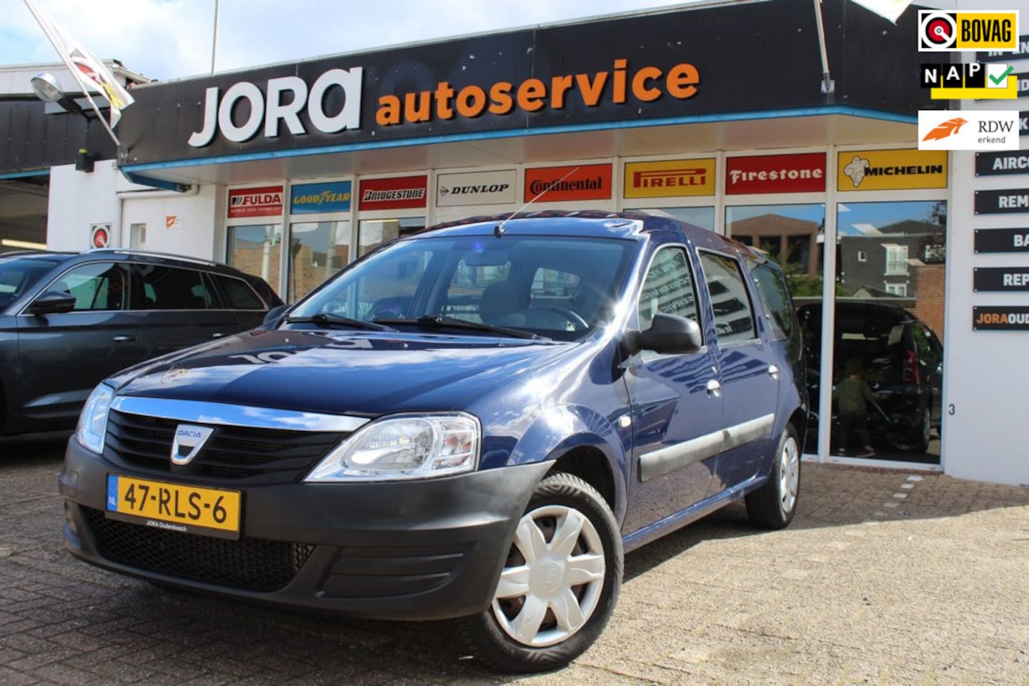 Dacia Logan MCV - 1.6 MPI Ambiance 7p. 1.6 MPI Ambiance 7p. - AutoWereld.nl
