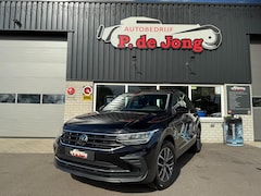 Volkswagen Tiguan - 1.4 TSI eHybrid Trekhaak Massage Stoelverwarming Stuurverwarming Camera Navi