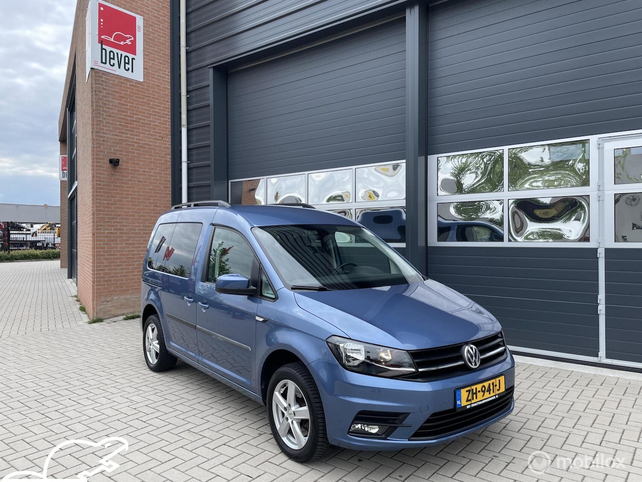 Volkswagen Caddy - 1.4 TSI Trendline 5p Handrem/gas lift - AutoWereld.nl