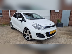 Kia Rio - 1.2 CVVT Plus Pack In top staat verkerende Kia Rio 1 2 Airco, lm velgen, Led. Verlichting, afneembare trekhaa