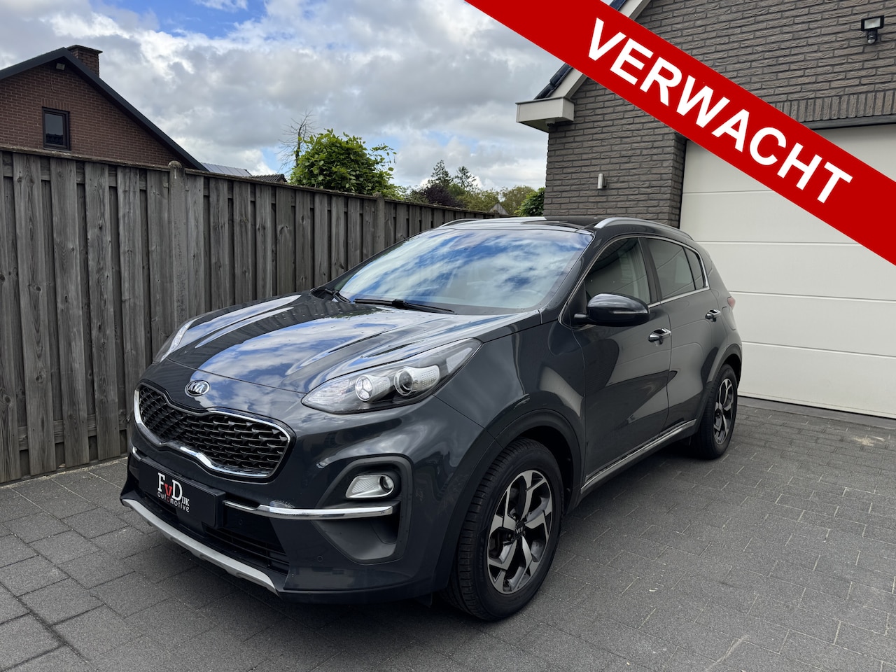 Kia Sportage - 1.6 T-GDI 177pk Aut Panoramadak Navi Leder ACC Camera Keyless Stuur en StoelVerwaming Trek - AutoWereld.nl