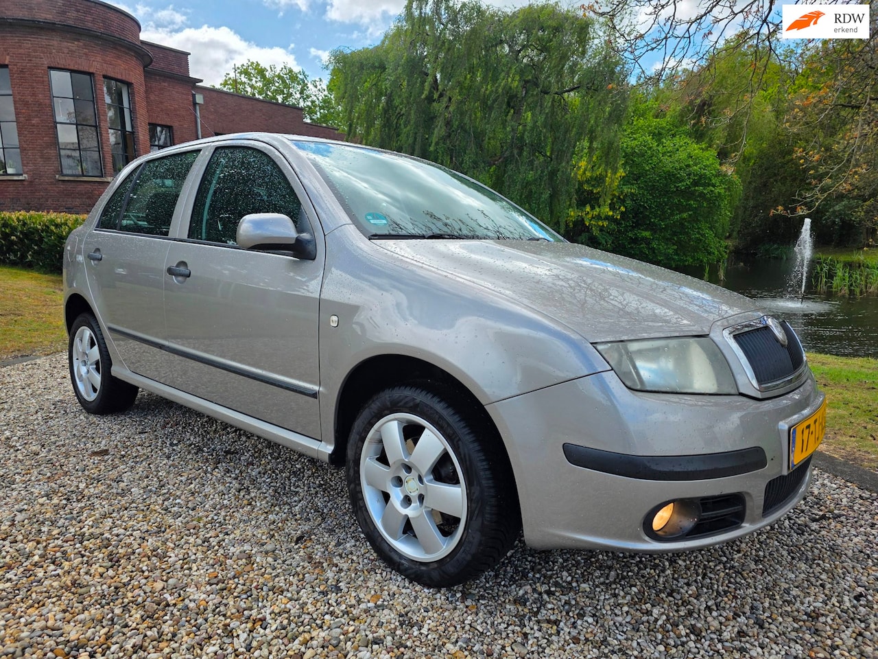Skoda Fabia - 1.4-16V Equipe plus 1.4-16V Equipe plus 5-deurs - AutoWereld.nl