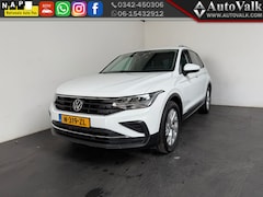 Volkswagen Tiguan - 1.5 TSI Life Business.Trekhaak