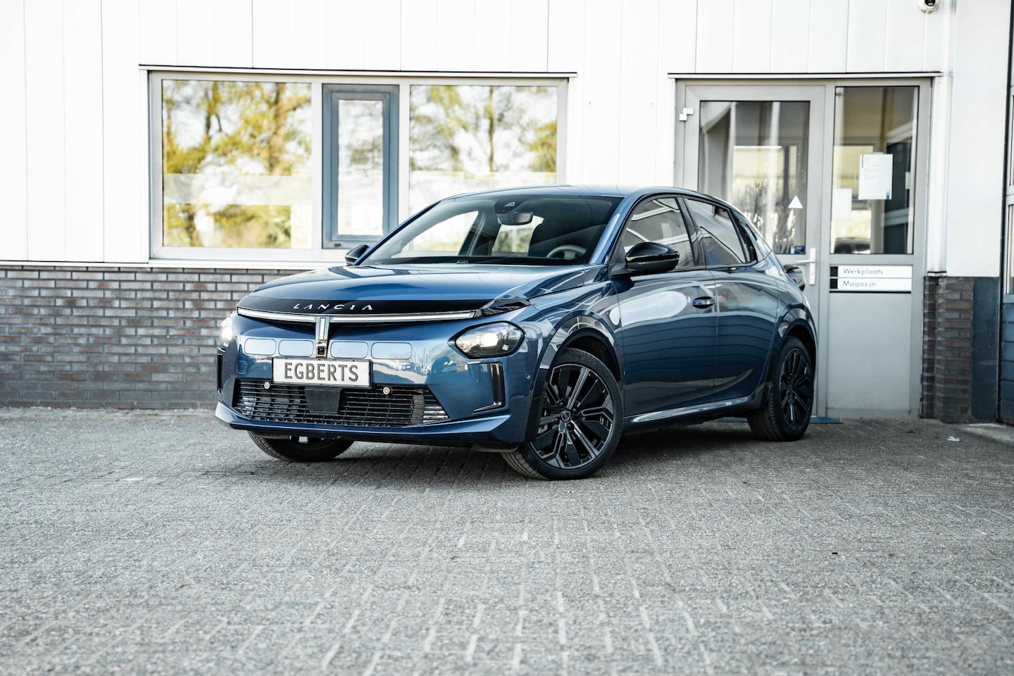 Lancia Y(psilon) - Ypsilon Edizione Cassina Limitata 51 kWh - AutoWereld.nl