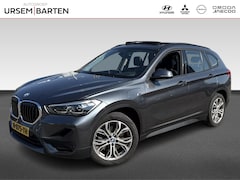 BMW X1 - xDrive25e Executive Pano | Stoelverwarming |