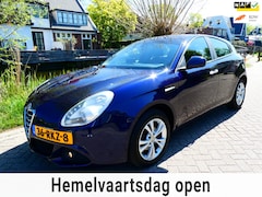 Alfa Romeo Giulietta - 1.4 T 120pk 2e eig. Clima Cruise Navi Trekhaak 1300kg
