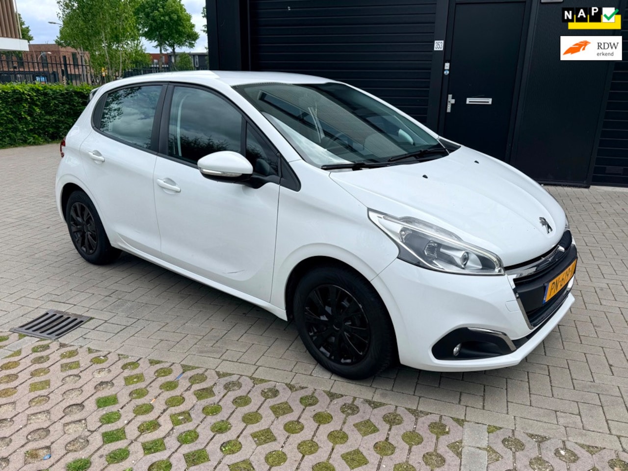 Peugeot 208 - 1.2 PureTech Blue Lion - Goed onderhouden - Inruil mog! - AutoWereld.nl