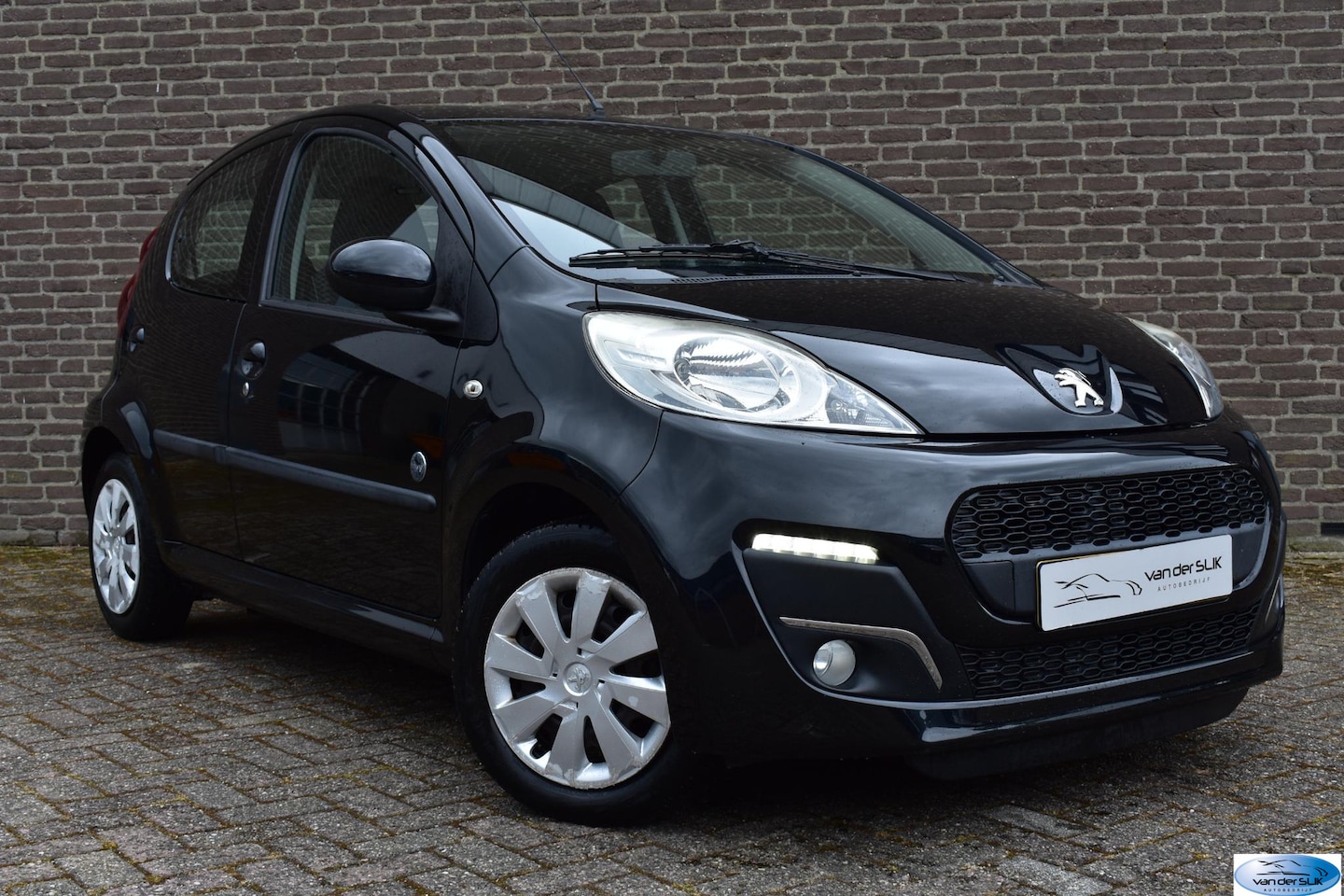 Peugeot 107 - 1.0 Envy Airco, Elektrische ramen, Led dagrijverlichting - AutoWereld.nl