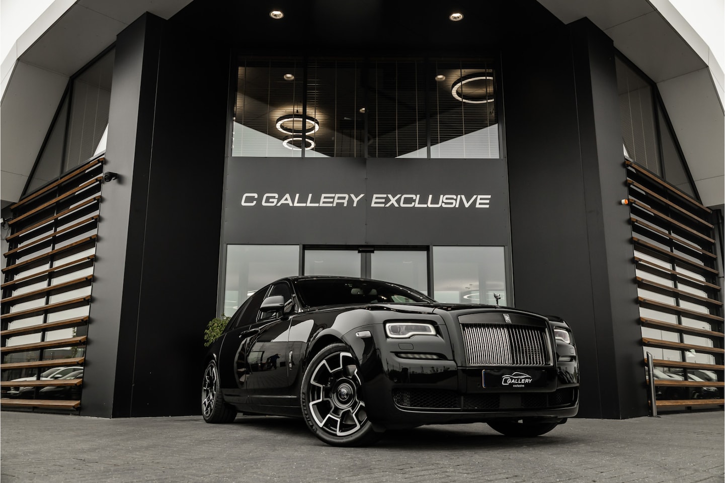 Rolls-Royce Ghost - 6.6 V12 - Sterrenhemel | Bespoke Audio | Stoelkoeling & Massage - AutoWereld.nl