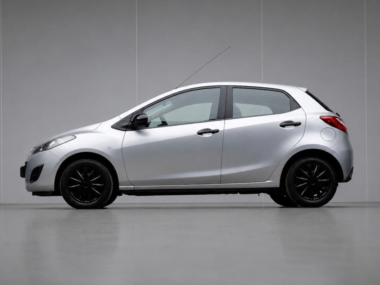 Mazda 2 - 1.3 Cool Sport (AIRCO,ELEKTRISCH PAKKET,SPORTSTOELEN,NETTE STAAT,NIEUWE APK) - AutoWereld.nl