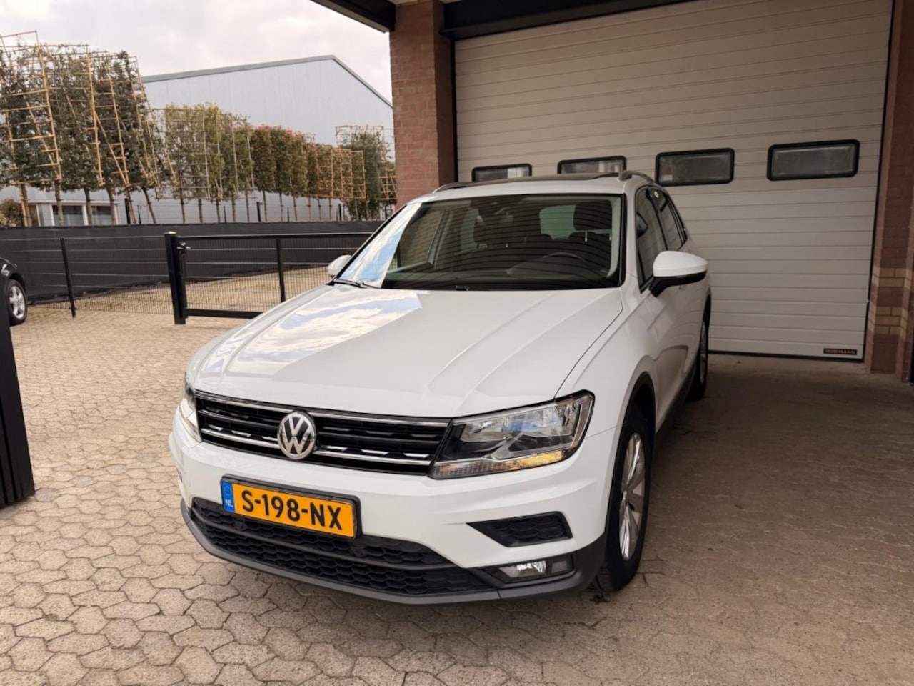 Volkswagen Tiguan - 1.5 TSI 150pk Carplay trekh massage alcantara - AutoWereld.nl