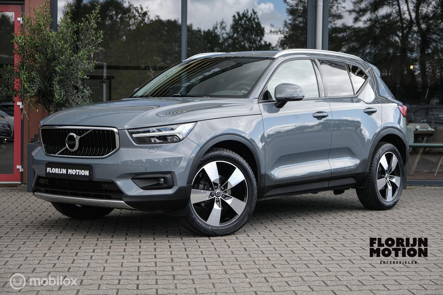 Volvo XC40 - 1.5 T3 Momentum Pro | Stoelverw. voor en achter | LED | ACC | Pilotassist | Stuurwielverw. - AutoWereld.nl
