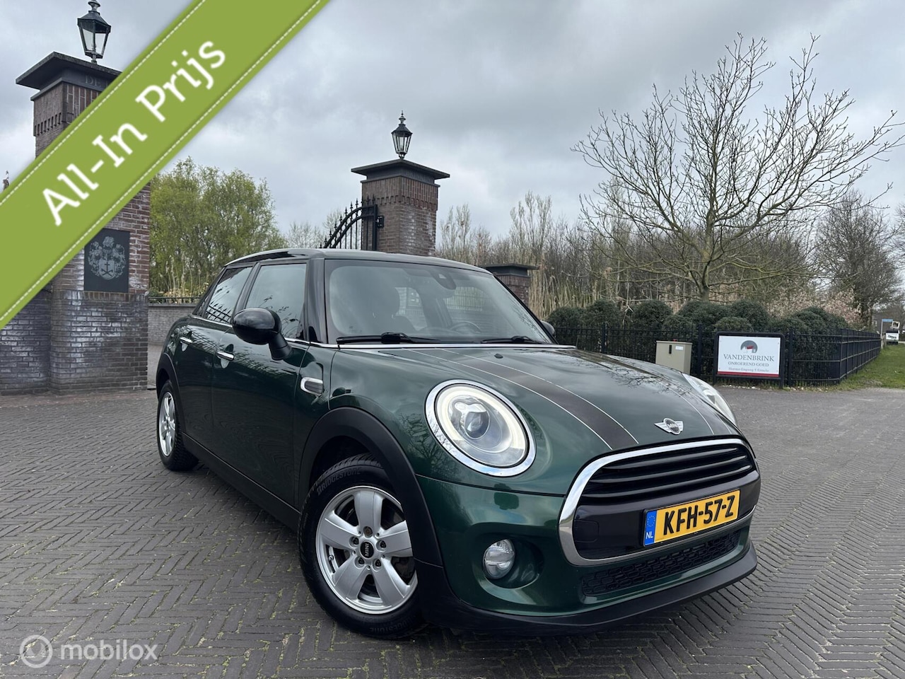 MINI John Cooper Works - Mini 1.5 Automaat Navi ACC LED - AutoWereld.nl