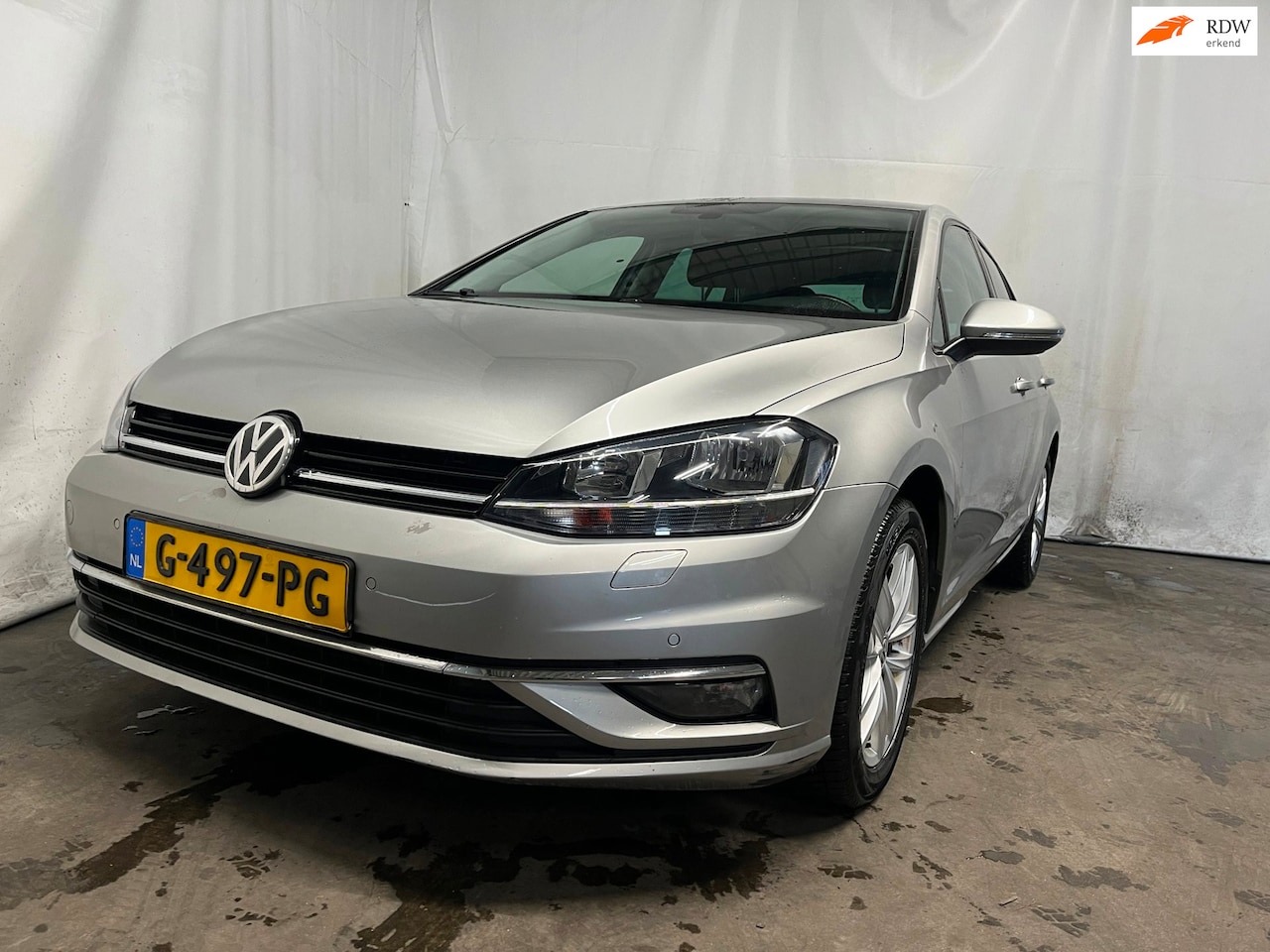 Volkswagen Golf - 1.6 TDI Highline - Schade - AutoWereld.nl