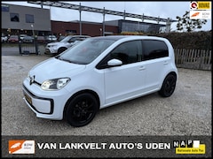 Volkswagen Up! - 1.0 Move up Camera, LED, Maps&more