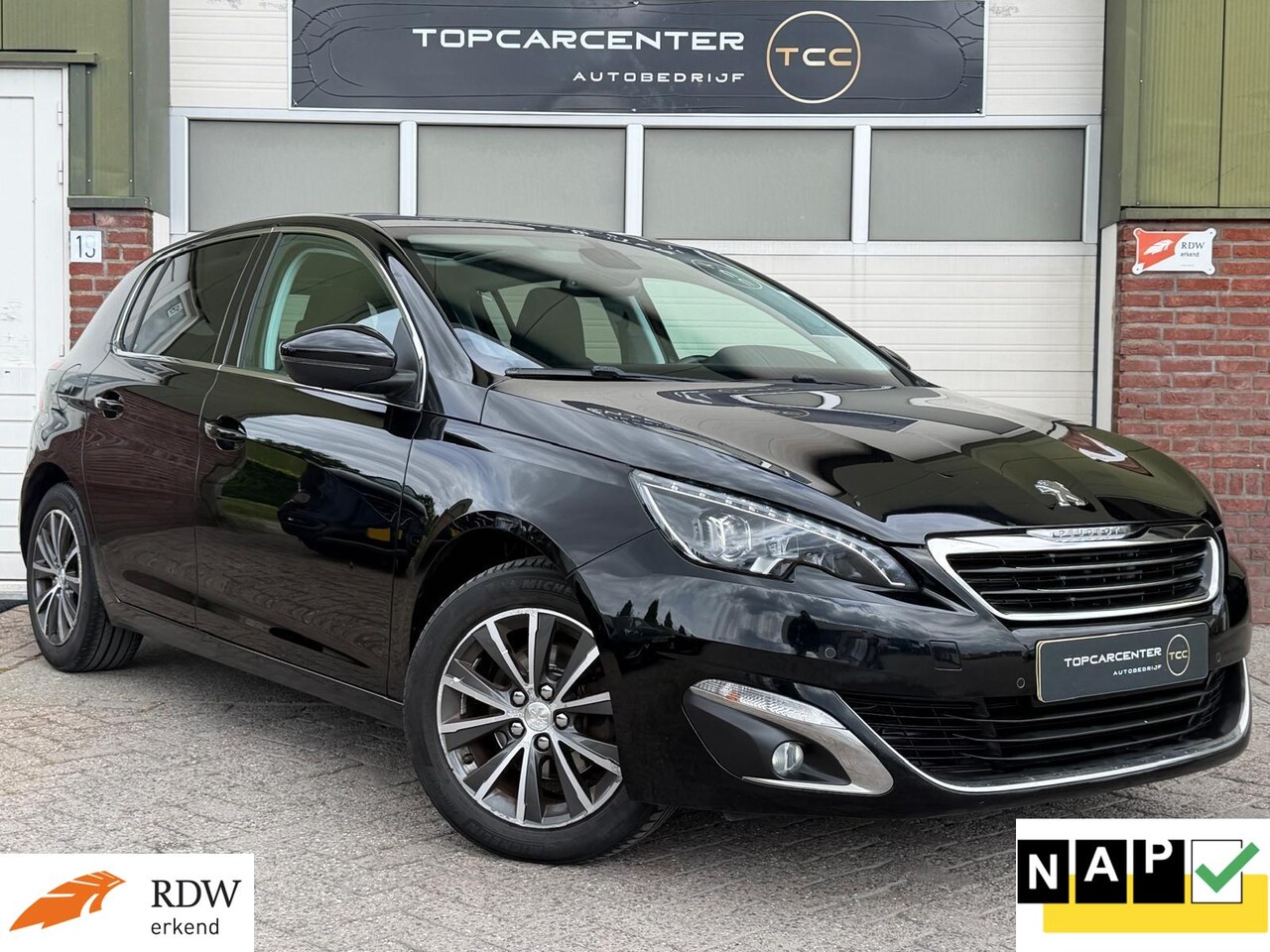 Peugeot 308 - 1.2 Blue Lease Premium/PANO/TREKH/NAVI/APK/NAP - AutoWereld.nl