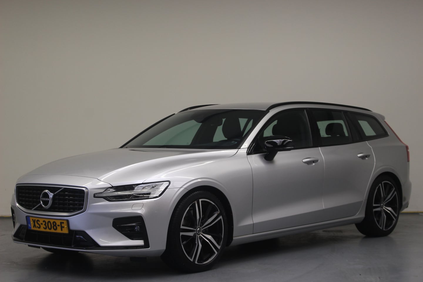 Volvo V60 - T5 R-Design | Rijklaarprijs | Trekhaak | IntelliSafe | - AutoWereld.nl