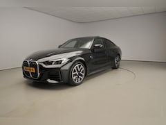 BMW 4-serie Gran Coupé - 430i xDrive | M-Sportpakket | LED | Navigatie | Schuifdak | Sportstoelen | Stoelverwarming