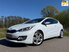 Kia Pro cee'd - 1.6 GDI Business Pack / Camera / Navi / 17" Velgen / Clima / PDC / Cruise / LED / 6 Versne
