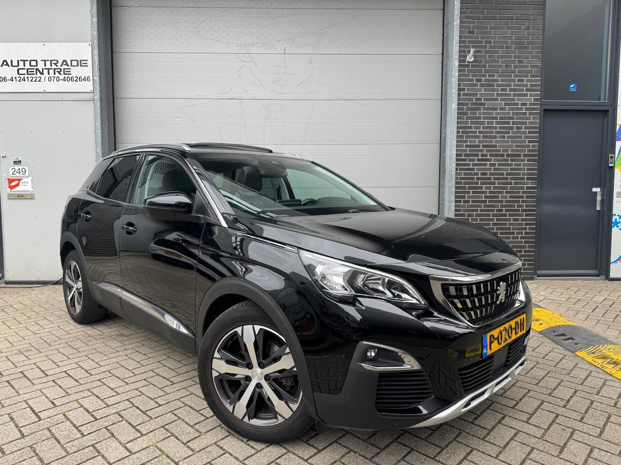 Peugeot 3008 - 1.2 PureTech AGC Première [Pano | Achteruitrjijcamera | Keyless | Carplay | Cruise] - AutoWereld.nl