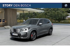 BMW iX1 - eDrive20 M Sport / Trekhaak / Panoramadak / Sportstoelen / Comfort Access / Achteruitrijca