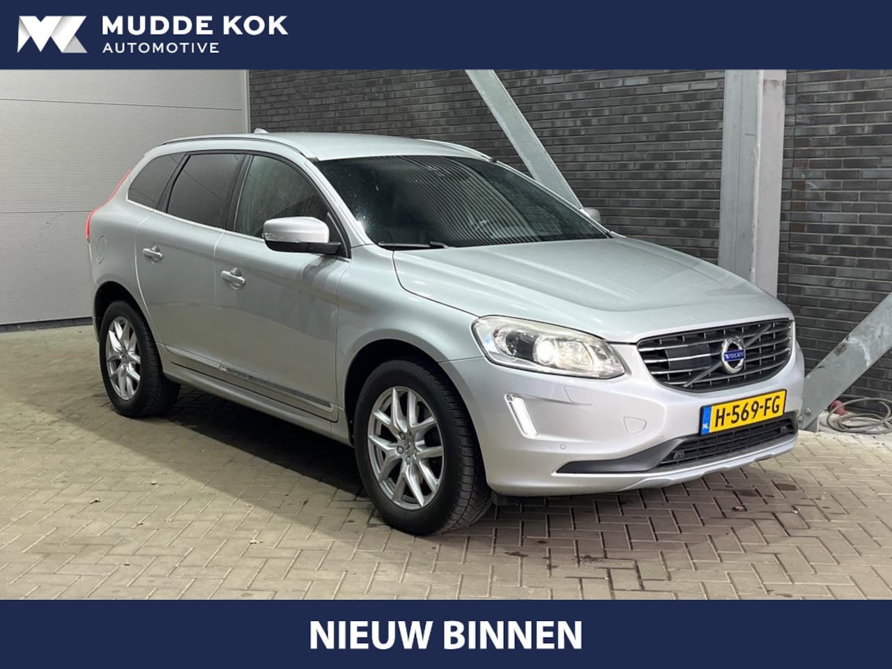 Volvo XC60 - 2.4 D5 Ocean Race | ACC | Camera | BLIS | Trekhaak | Standkachel | Getint Glas - AutoWereld.nl