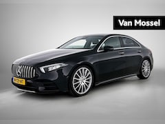 Mercedes-Benz A-klasse - 220 Premium | AMG | SFEERVERLICHTING | ACHTERUITRIJCAMERA| STOELVERWARMING |