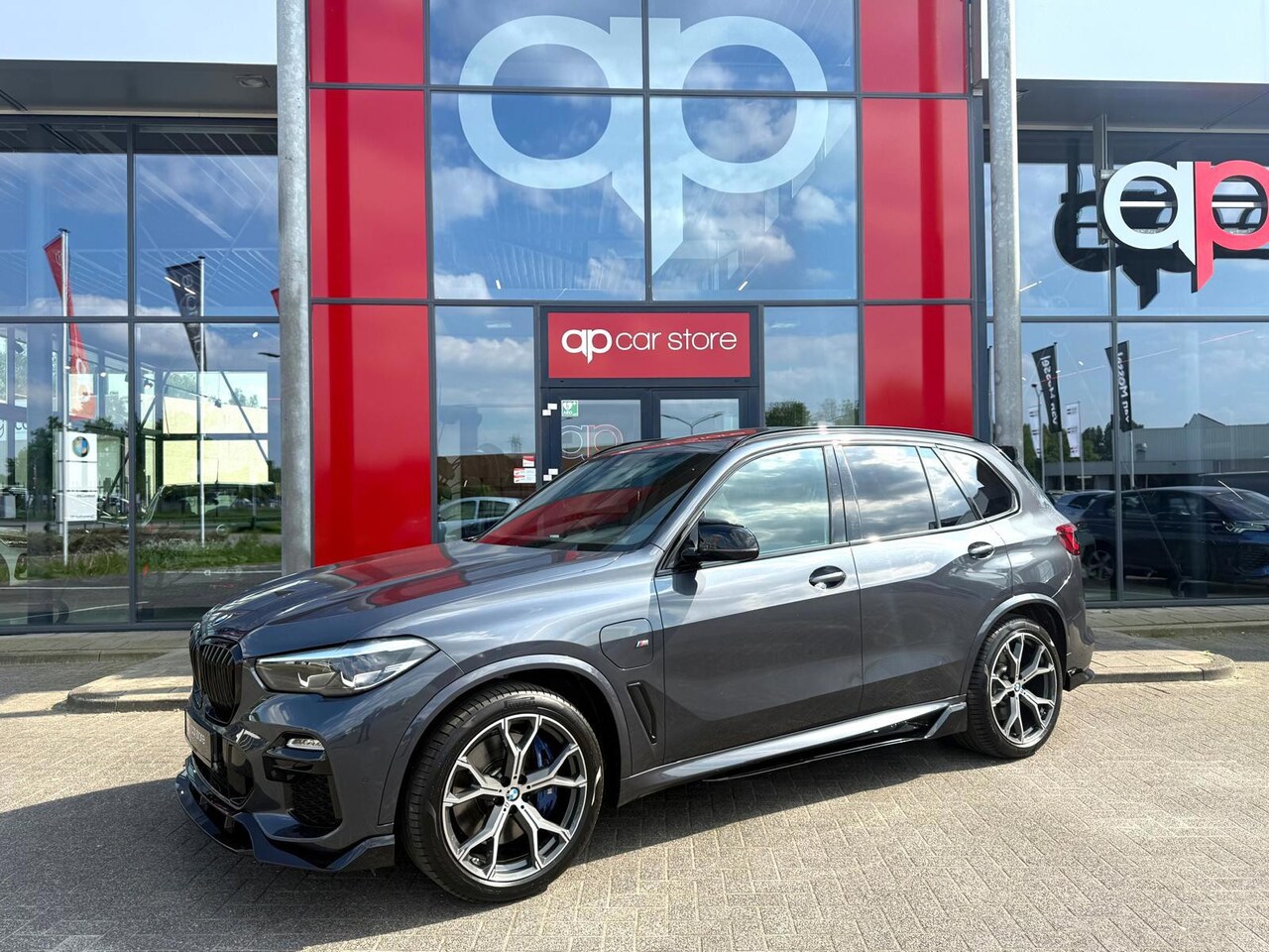 BMW X5 - XDrive45e Executive M-pakket Panorama | H&K | Camera | Parksens - AutoWereld.nl