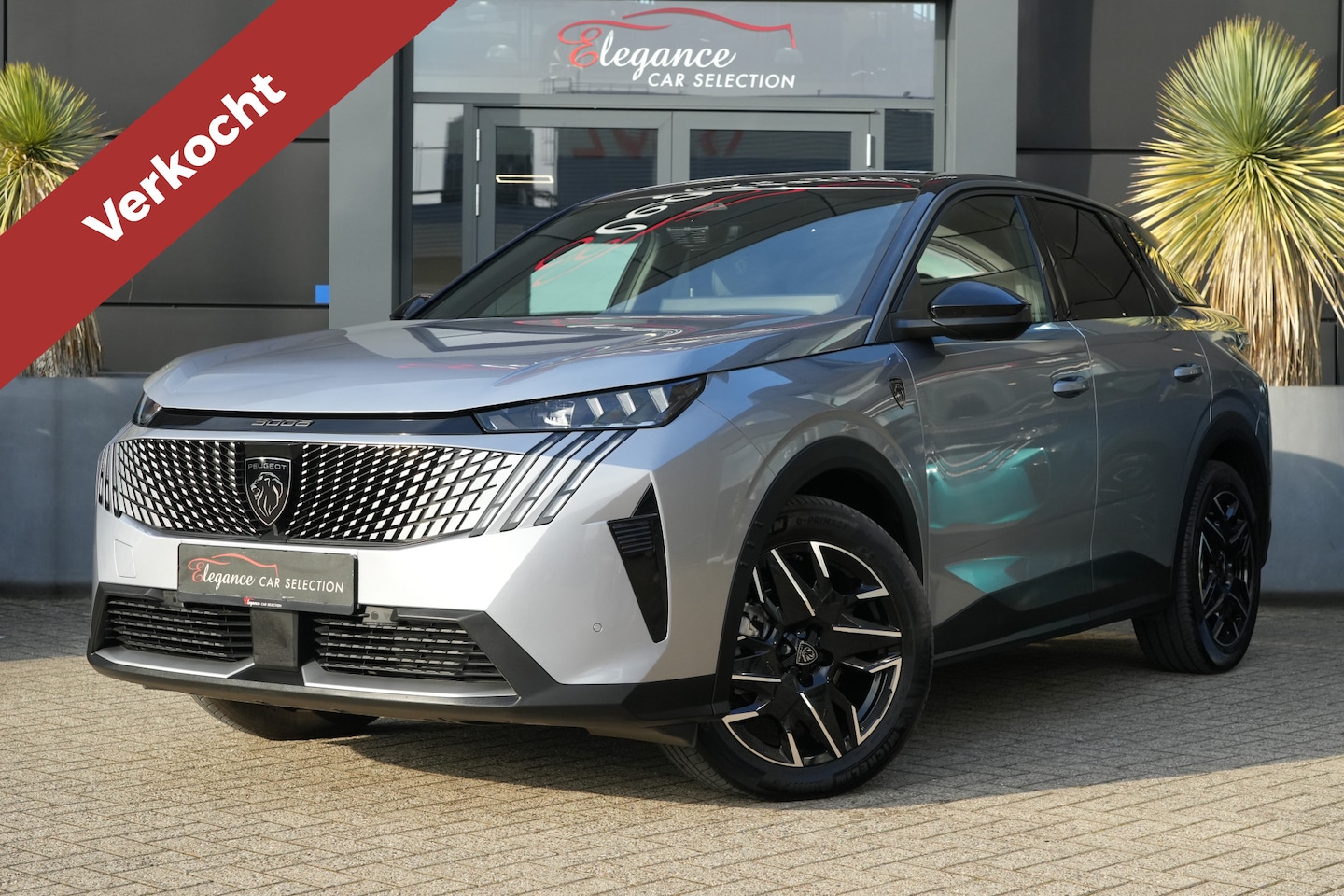 Peugeot 3008 - 1.2 Hybrid 145 GT e-DSC6 145pk Stoelverwarming/Navigatie/Camera - AutoWereld.nl