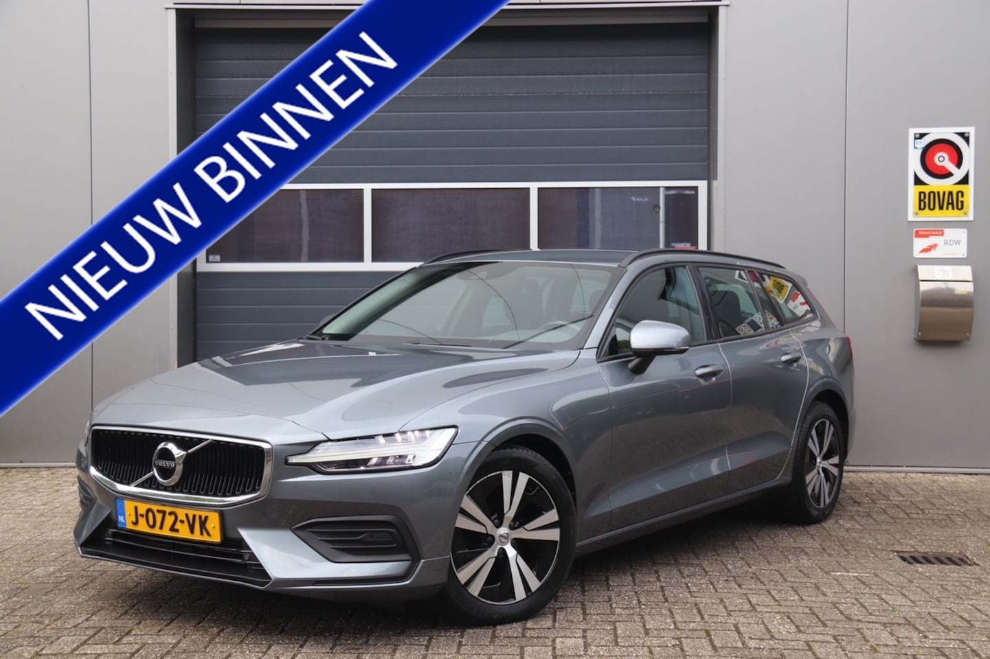 Volvo V60 - 2.0 B3 Momentum Advantage 2.0 B3 Momentum Advantage, Camera, Cruise, Navi - AutoWereld.nl