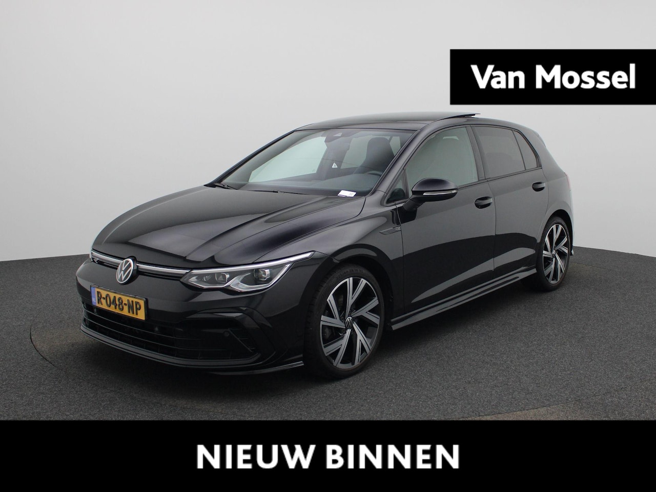 Volkswagen Golf - 1.5 eTSI R-Line | IQ-LIGHT | PANORAMADAK | NAVIGATIE  | SFEERVERLICHTING | ADAPTIVE CRUISE - AutoWereld.nl