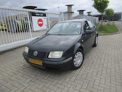 Volkswagen Bora - 2.0 Trendline