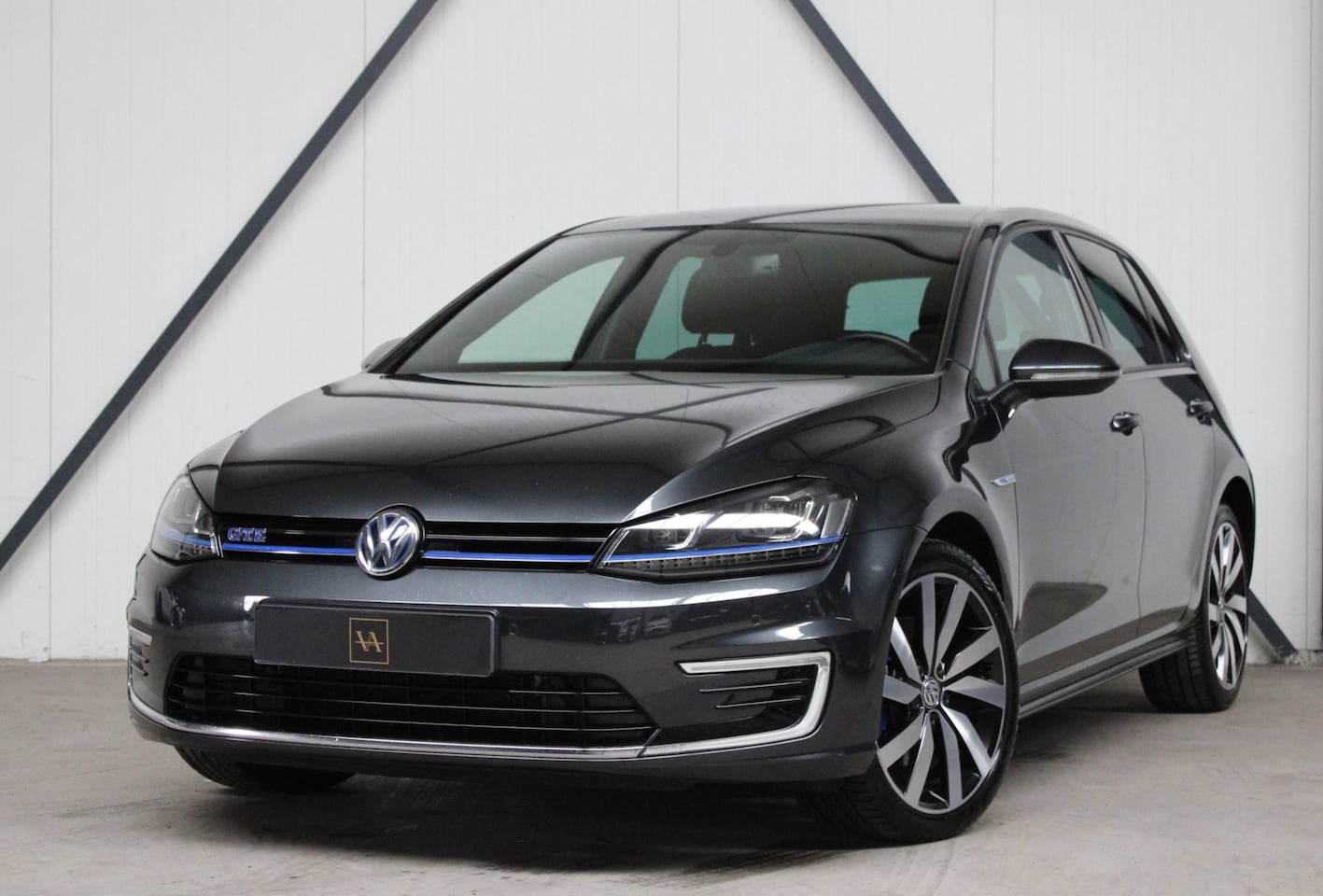 Volkswagen Golf - 1.4 TSI GTE l NAVI l Camera l Bluetooth - AutoWereld.nl