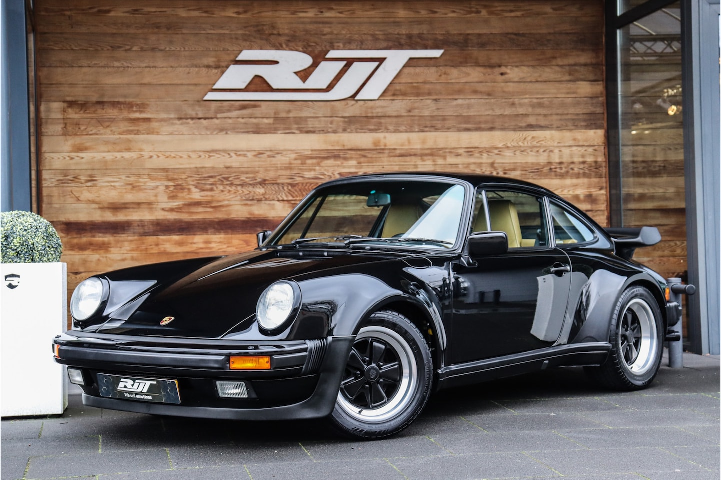 Porsche 911 - 930 3.3 Turbo Coupé **First paint/Collectors item in mint condition** - AutoWereld.nl