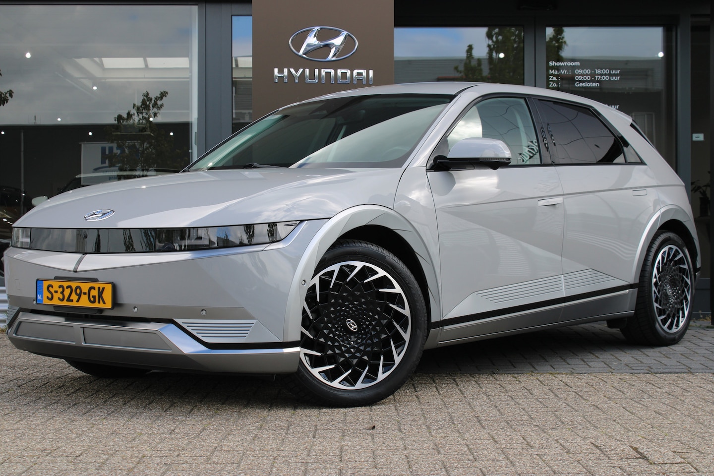 Hyundai IONIQ 5 - Lounge AWD 73kWh 305pk | 600Nm | 1600kg trekgewicht! | Rondomzicht camera | Trekhaak vast - AutoWereld.nl