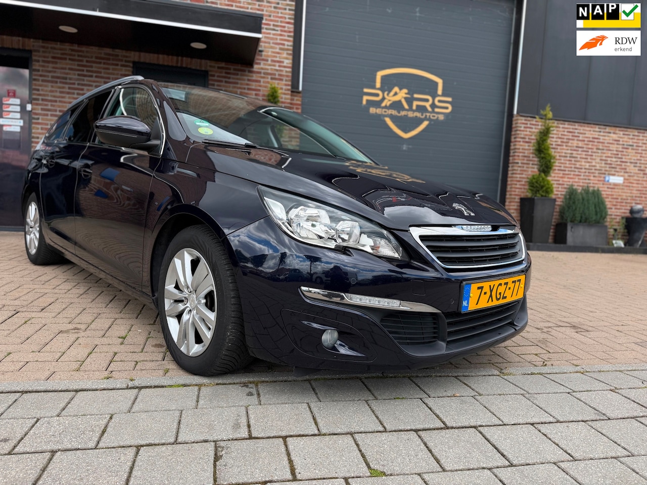 Peugeot 308 SW - 1.6 BlueHDI 120PK Blue Lease Executive Pano Airco Navi Elk.Raman Cruise Trekhaak - AutoWereld.nl