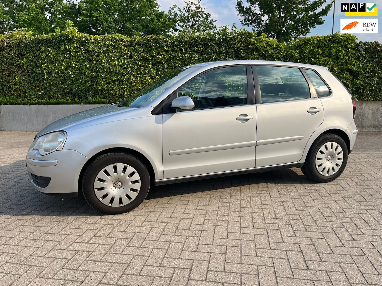 Volkswagen Polo - 1.2-12V Comfortline Airco Bluetooth 5Deurs Rijd goed. - AutoWereld.nl