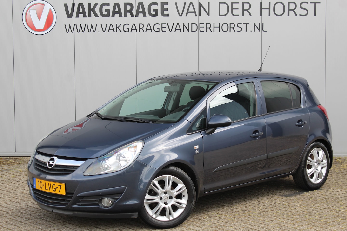 Opel Corsa - 1.4-16V / 100pk '111 Edition'. Nette 5-drs. Opel Corsa voor nog jaren rijplezier, afkomsti - AutoWereld.nl