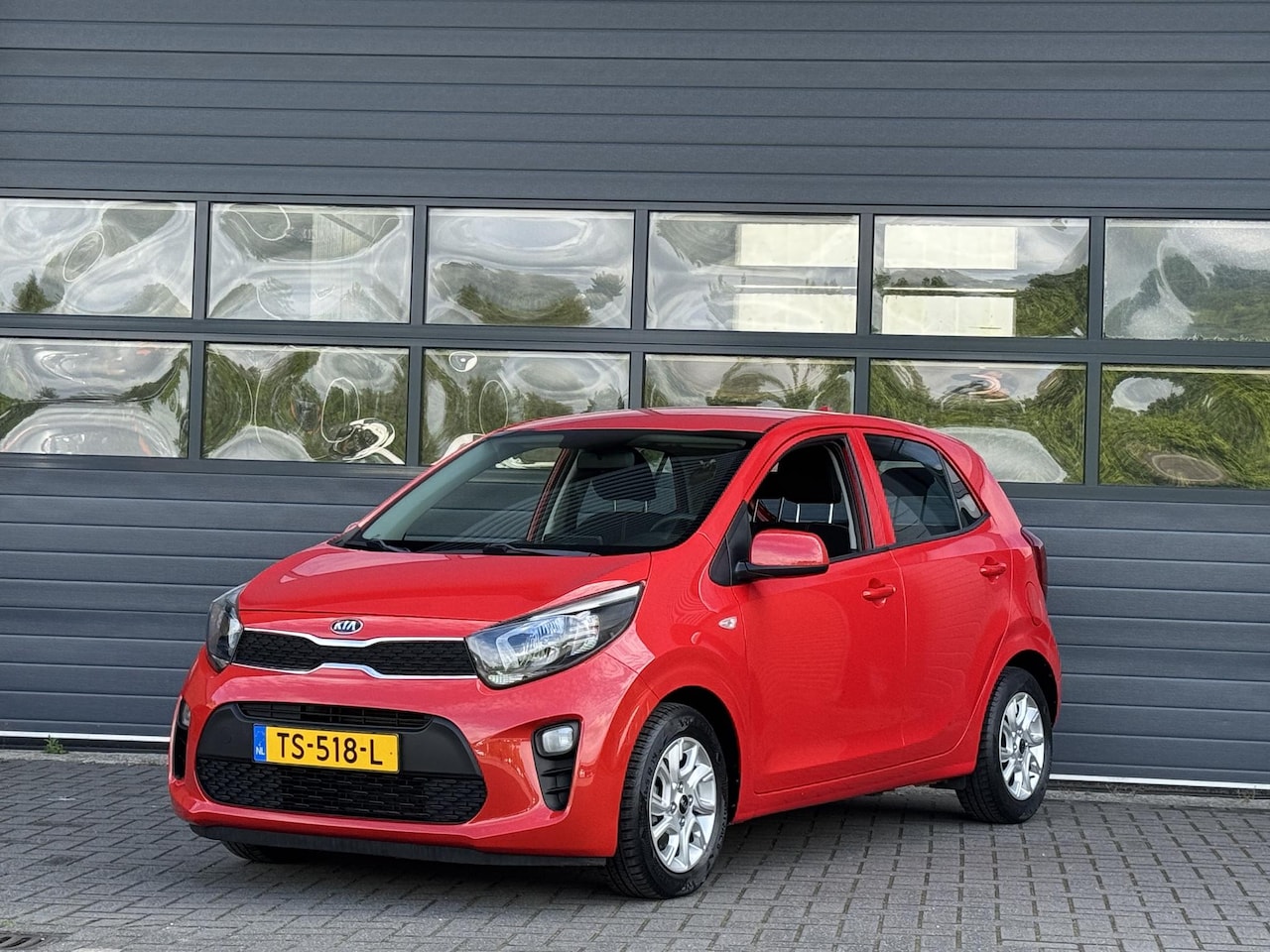 Kia Picanto - 1.0 CVVT COMFORTPLUSLINE NAVIGATOR I APPLE CARPLAY I CRUISE CONTROL I NAVIGATIE I P-CAMERA - AutoWereld.nl