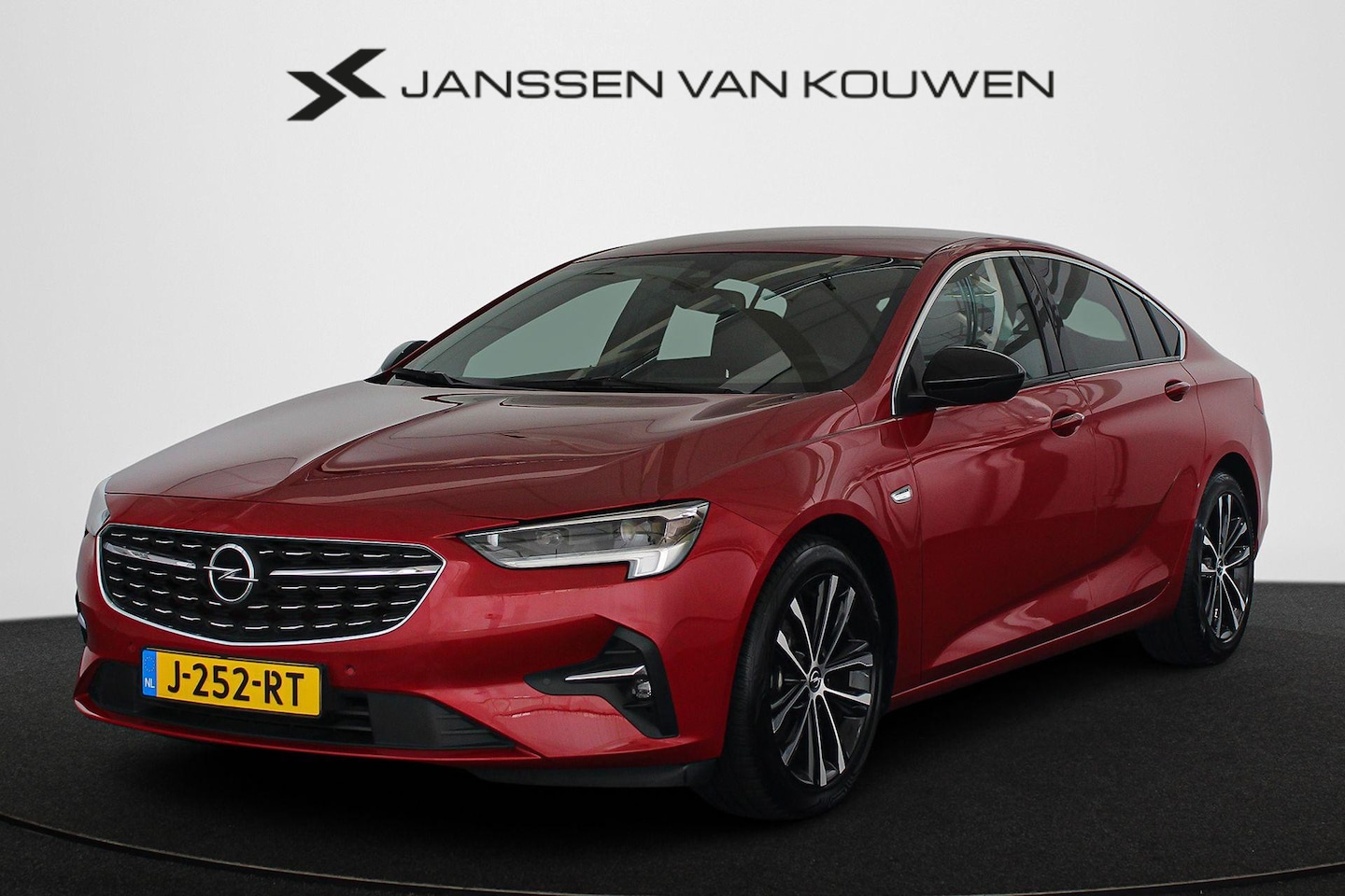 Opel Insignia Grand Sport - 2.0 Turbo Ultimate BOSE Trekhaak Adaptieve Cruise Control - AutoWereld.nl