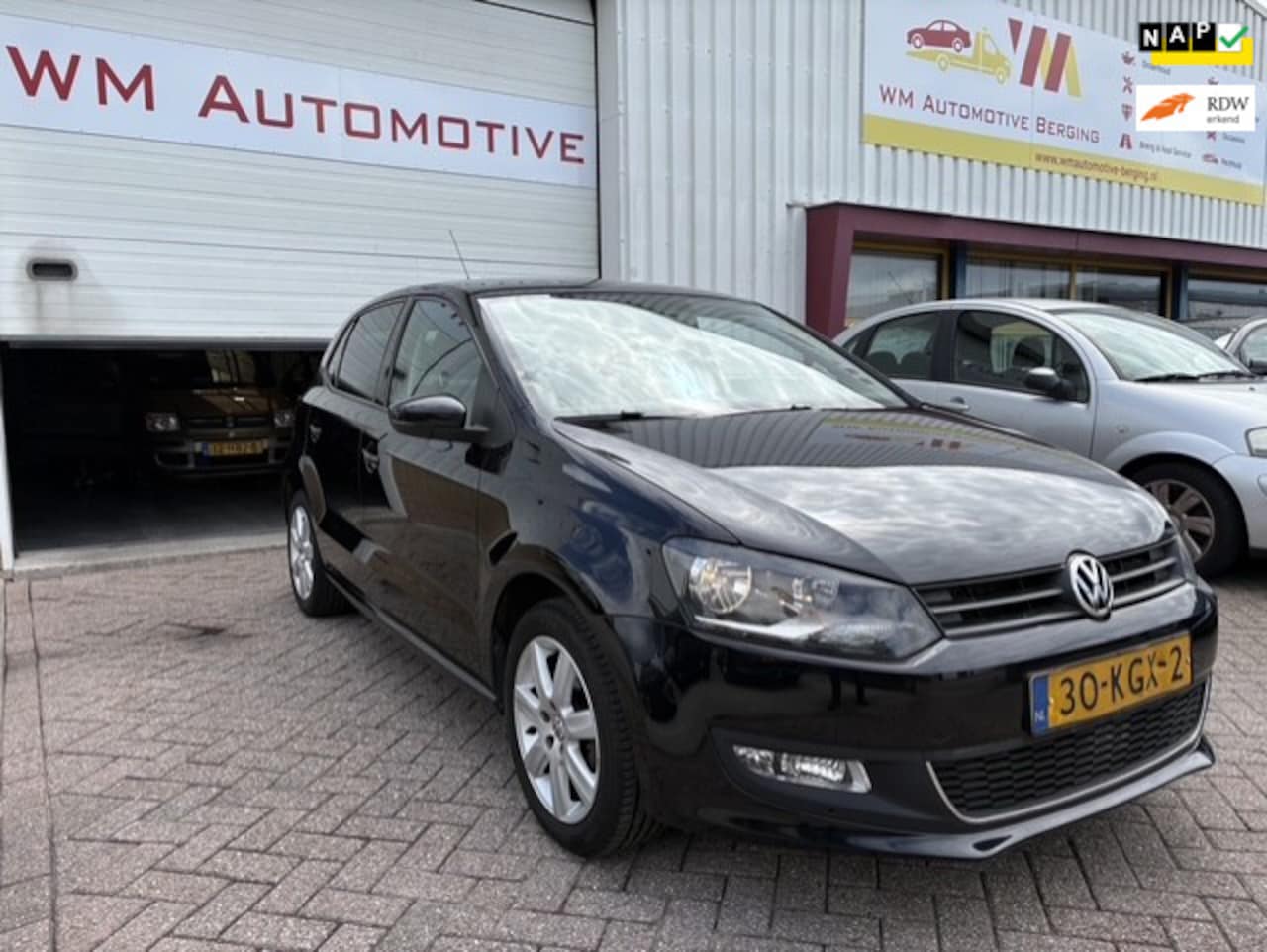 VOLKSWAGEN POLO