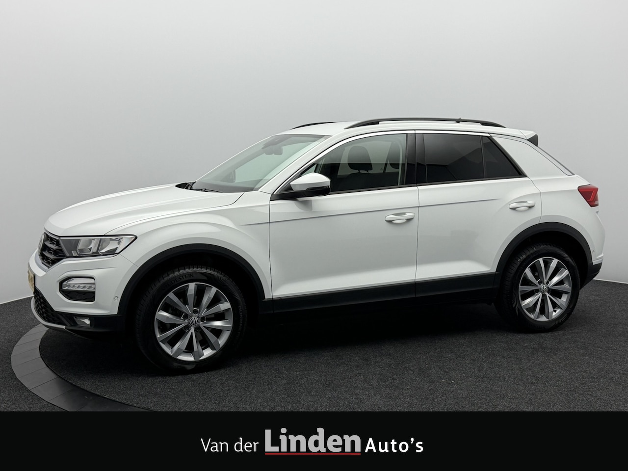 Volkswagen T-Roc - 1.5 TSI 150PK Style | Trekhaak | Automaat | Virtual Display | Camera | Stoel/Stuurverwarmi - AutoWereld.nl