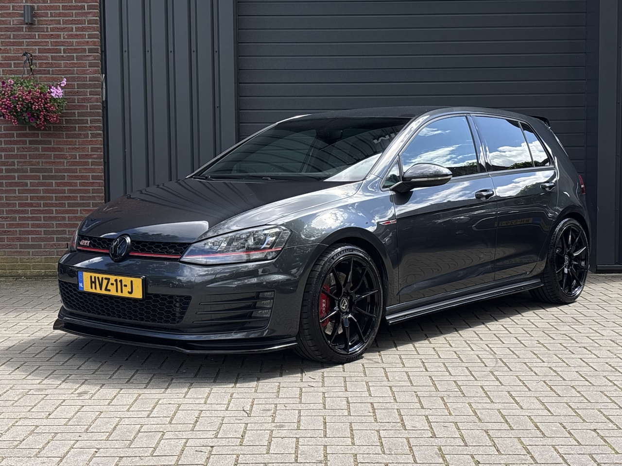 Volkswagen Golf - 2.0 TSI GTI Performance - 331PK - Miltek - Apple Carplay & Android Auto - - AutoWereld.nl