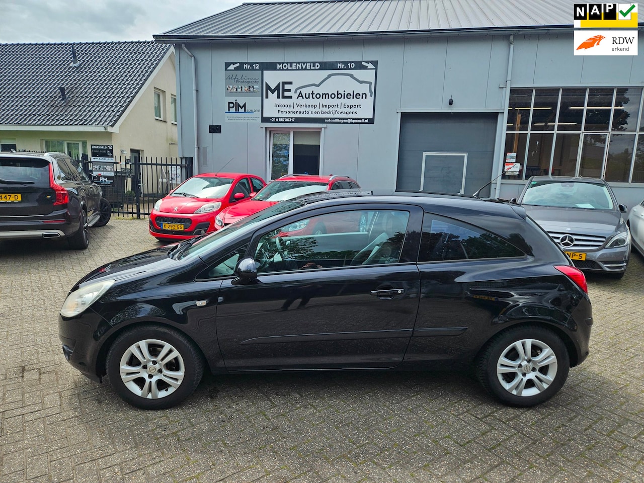 Opel Corsa - 1.4-16V Cosmo APK Nieuw , 180.000KM - AutoWereld.nl
