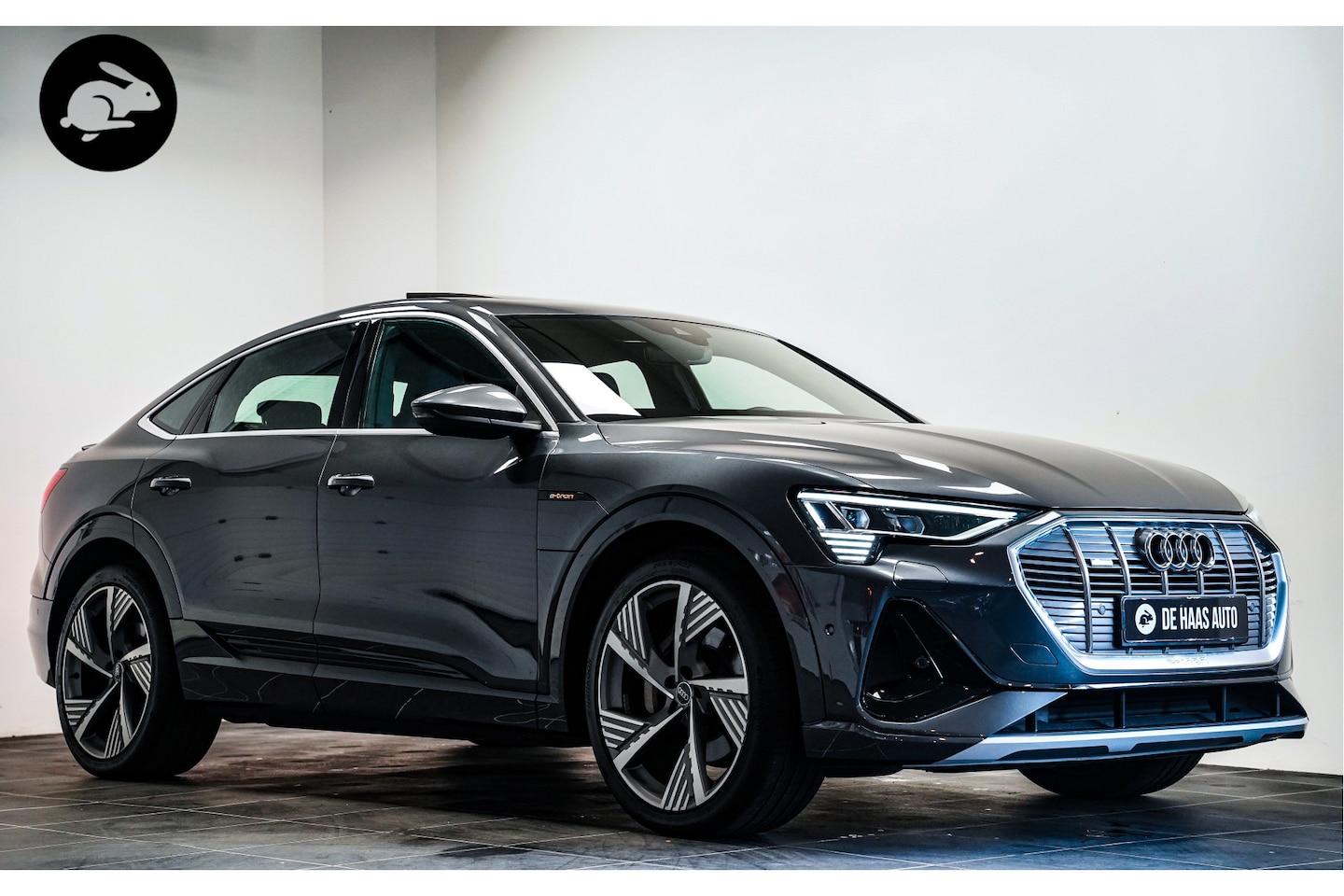Audi e-tron Sportback - 55 quattro S-Line|Pano dak|RS stoelen|Elektr stoel|Acc|B&O|Luchtvering - AutoWereld.nl