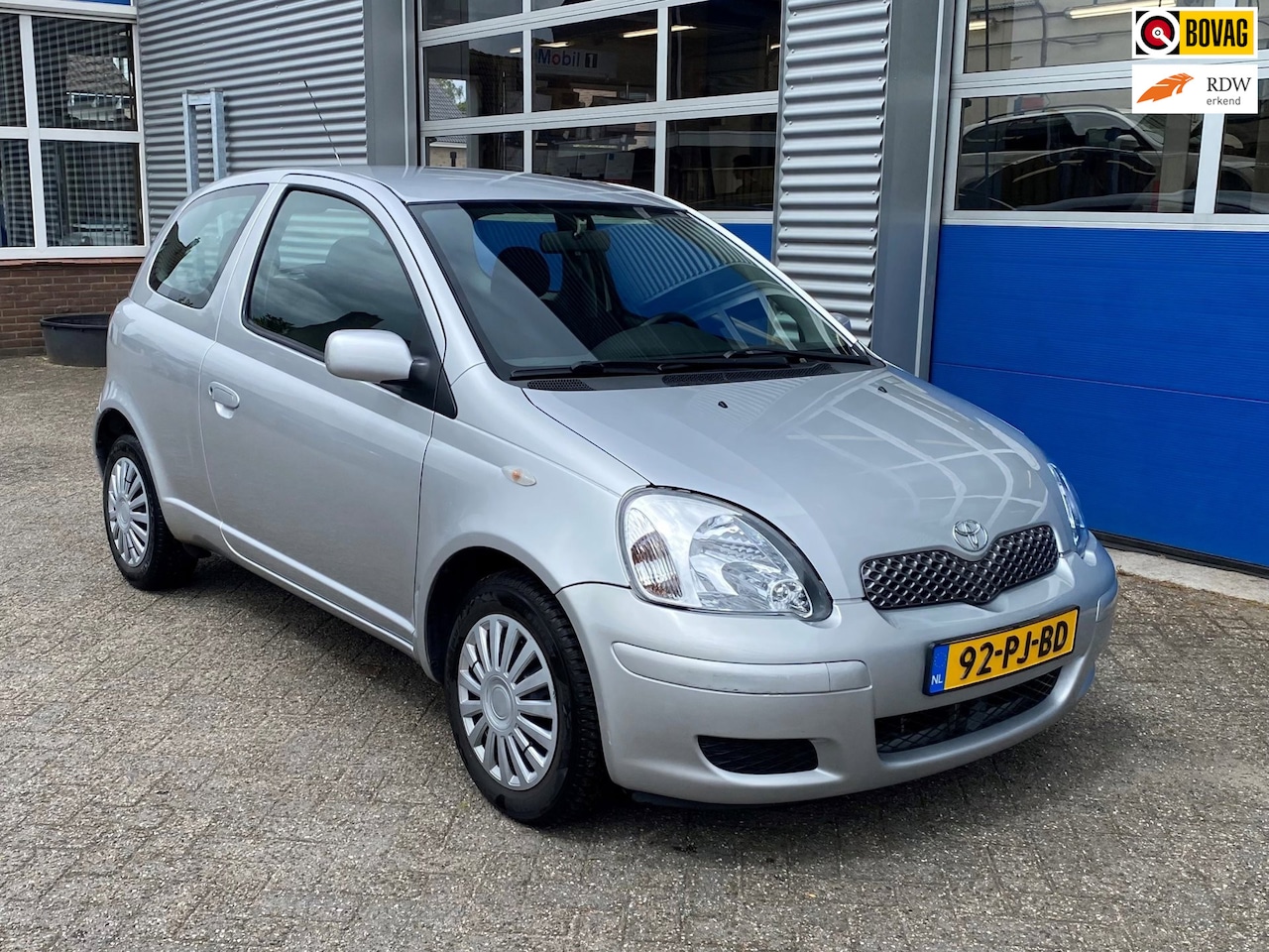 Toyota Yaris - 1.0 VVT-i Sol MMT 1.0 VVT-i Sol MMT - AutoWereld.nl