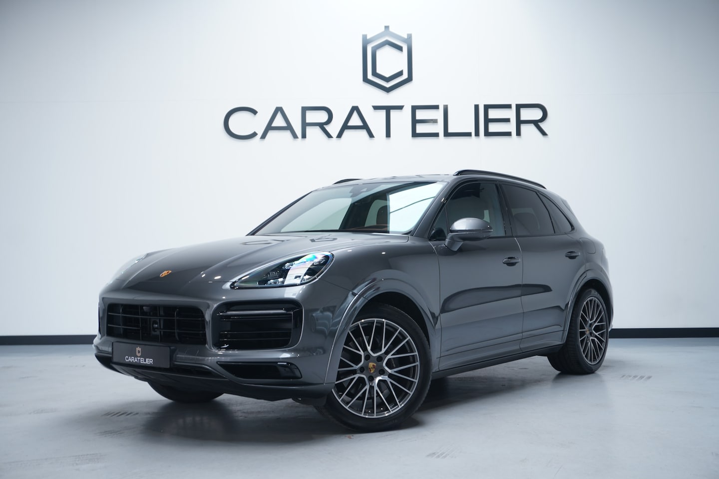 Porsche Cayenne - 3.0 E-Hybrid / Sport-Design / Pano / Bose / Org NL - AutoWereld.nl