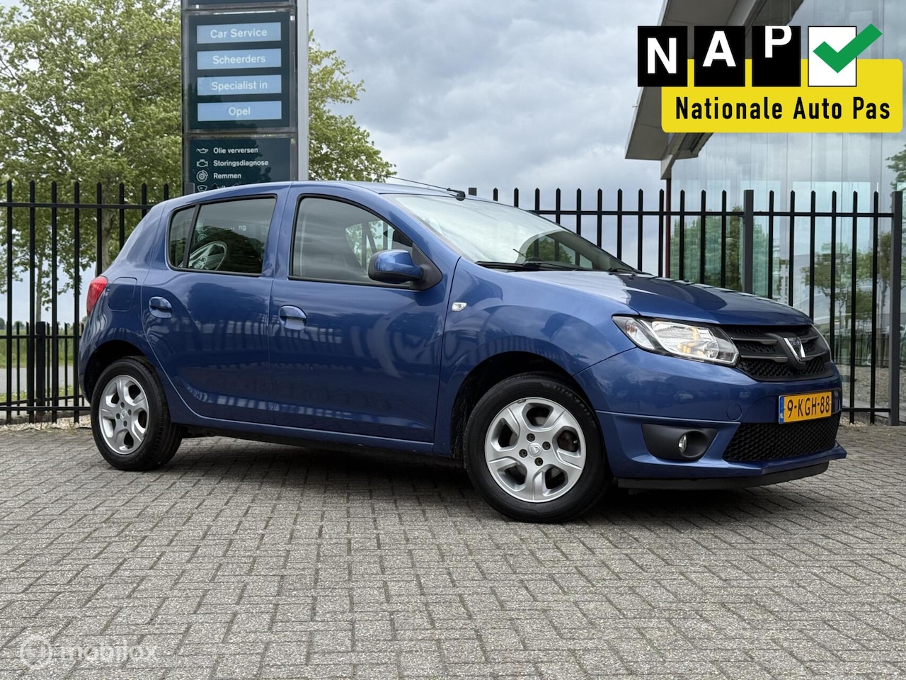 Dacia Sandero - 0.9 TCe Lauréate | Airco | Navi | Bluetooth - AutoWereld.nl